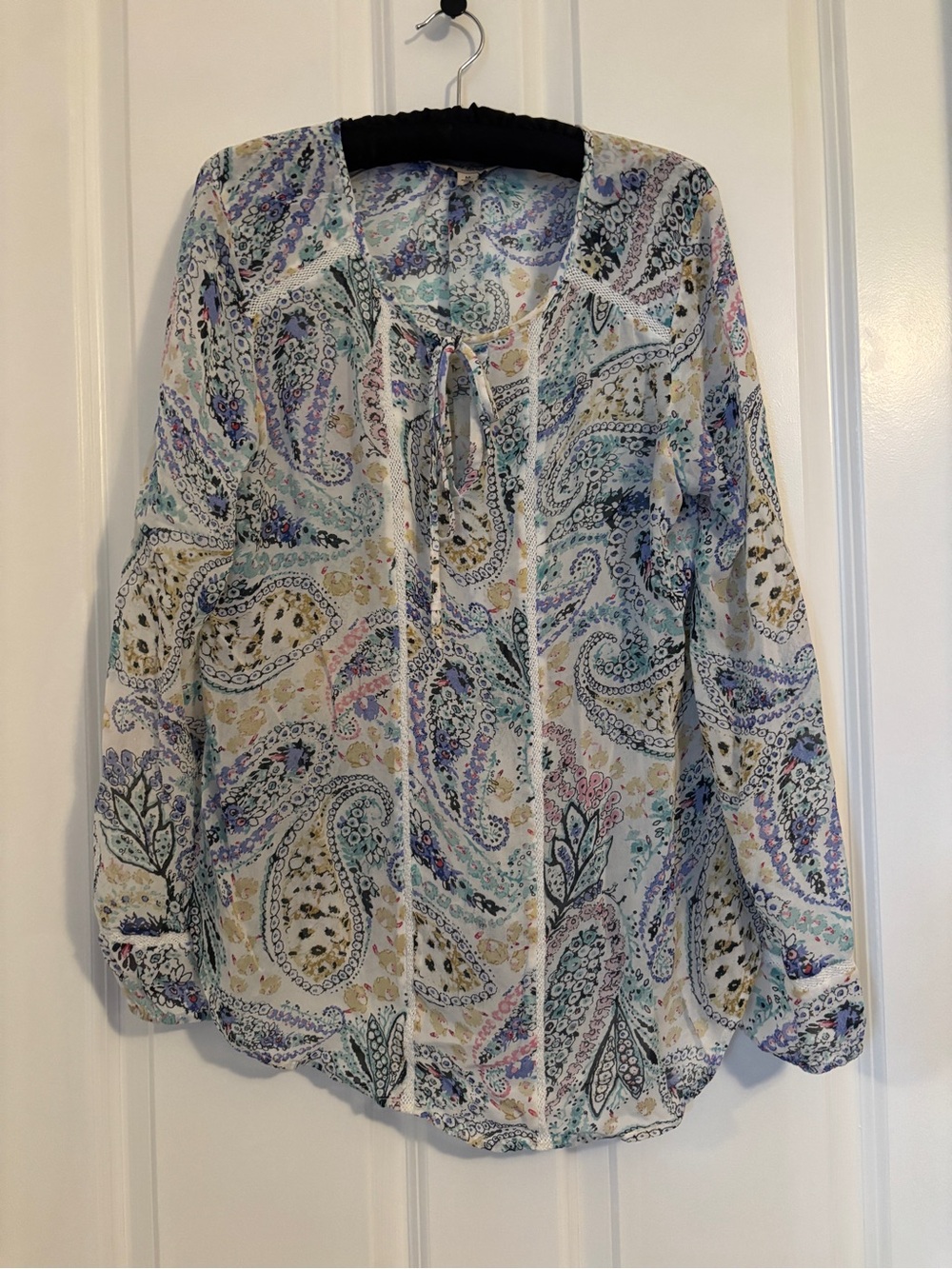 Lucky Brand - Multi Pastel Paisley Tie-Neck Blouse.  Size M. Lightweight